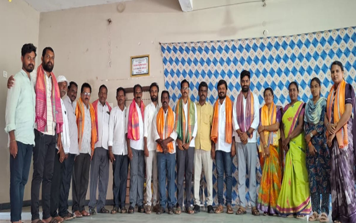 జూలూరుపాడు మండల సర్పంచుల సంఘం ఏకగ్రీవ ఎన్నిక