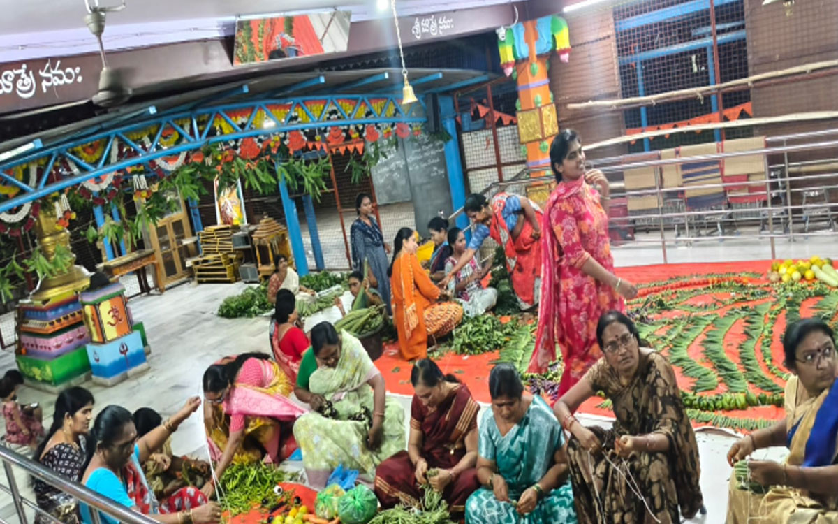 శాకాంబరి అవతారంలో కనకదుర్గమ్మ