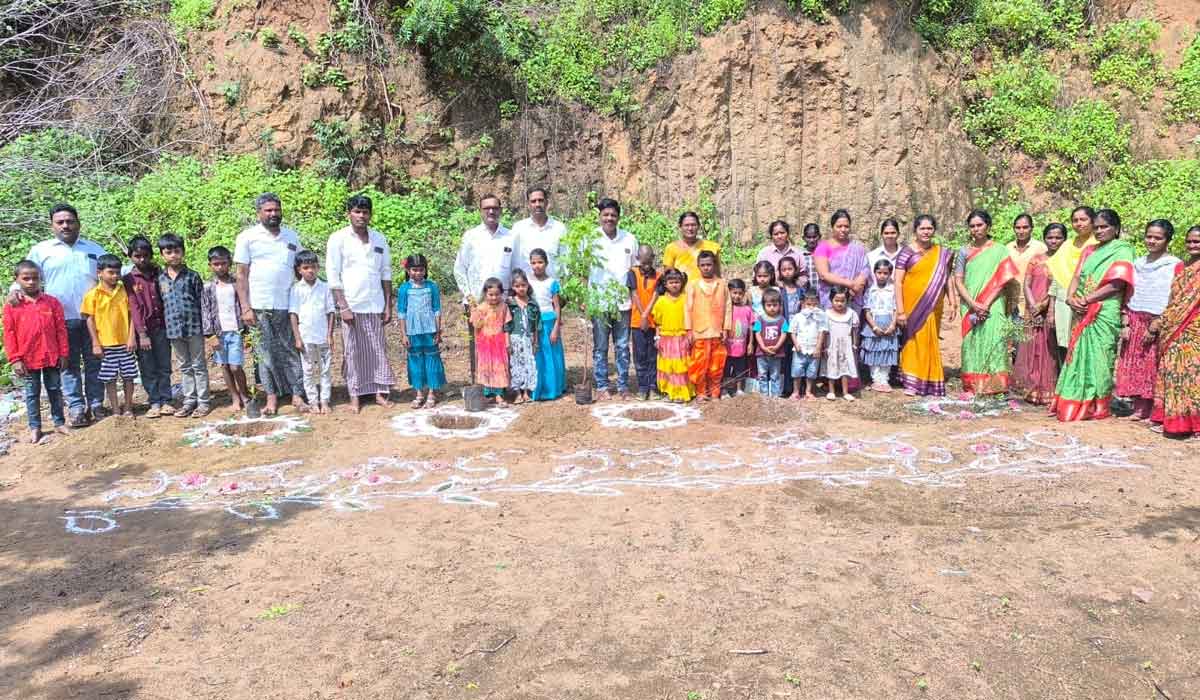 Dharmaram | ధర్మారం మండలంలో వన మహోత్సవం.. మొక్కలు నాటిన ప్రజాప్రతినిధులు