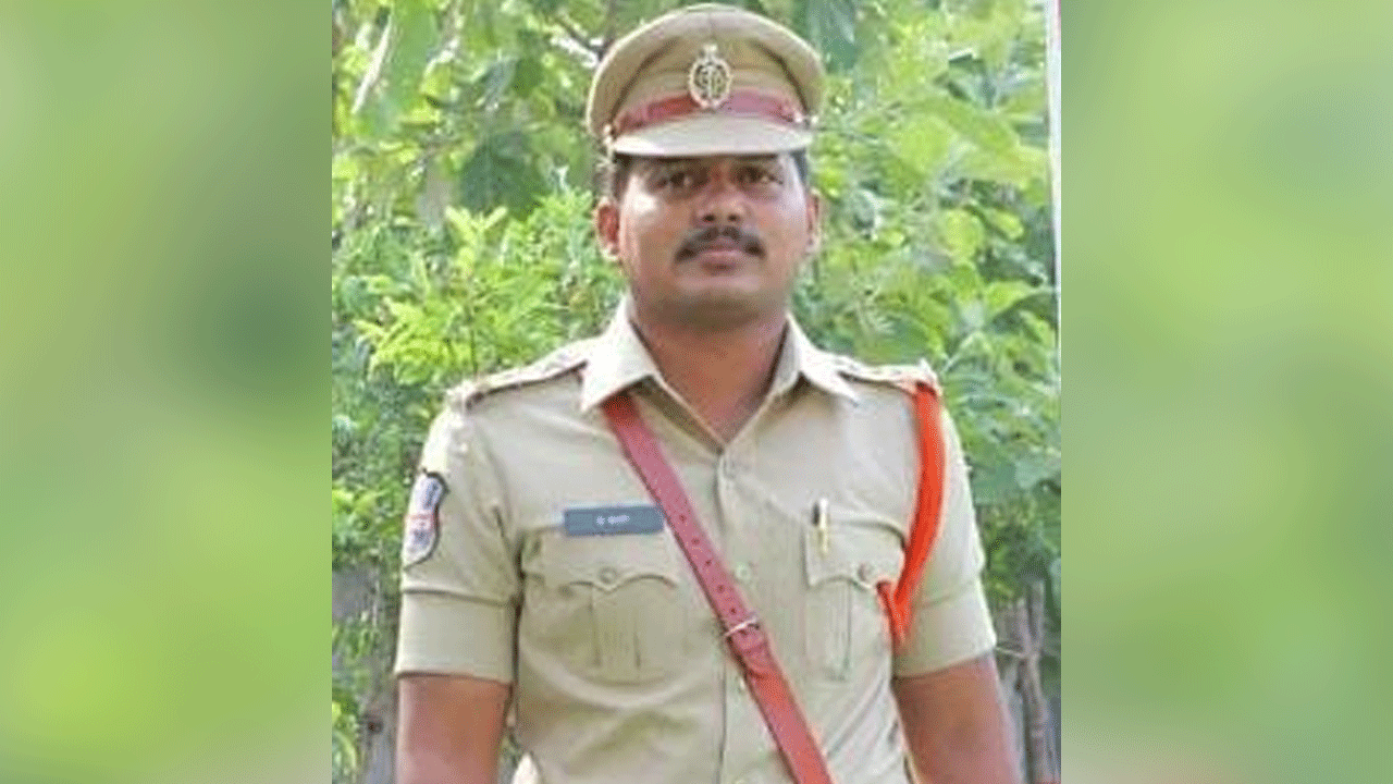 Missing | అదృశ్యమైన యువతి ఆచూకీ లభ్యం ..తల్లిదండ్రులకు అప్పగించిన పోలీసులు