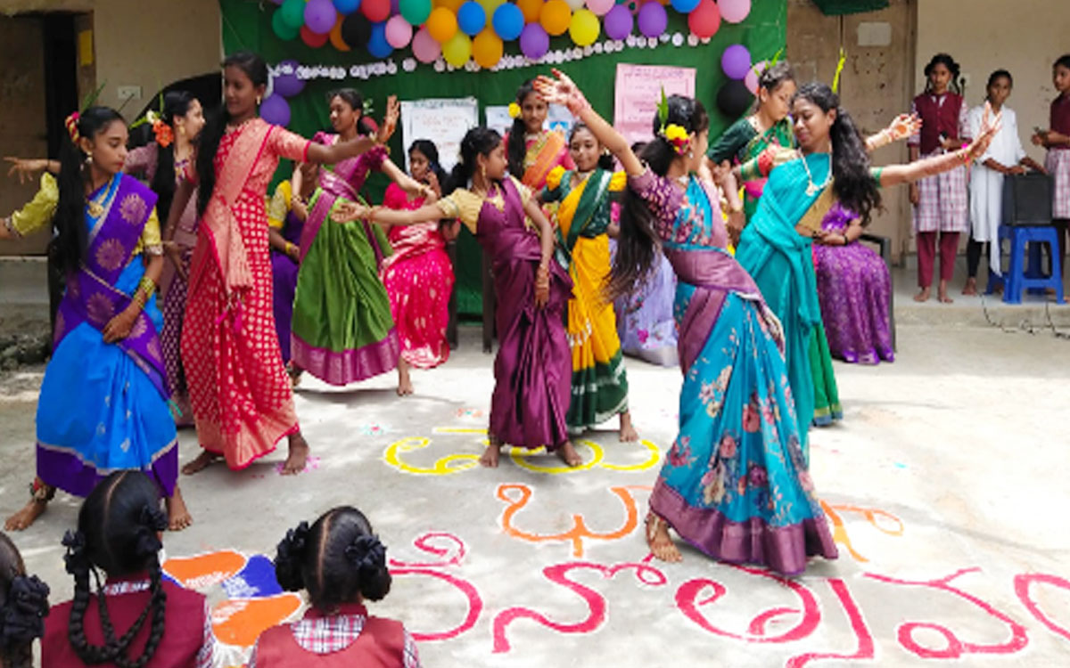 కారేపల్లి కేజీబీవీలో ఘనంగా తెలుగు భాష దినోత్సవం