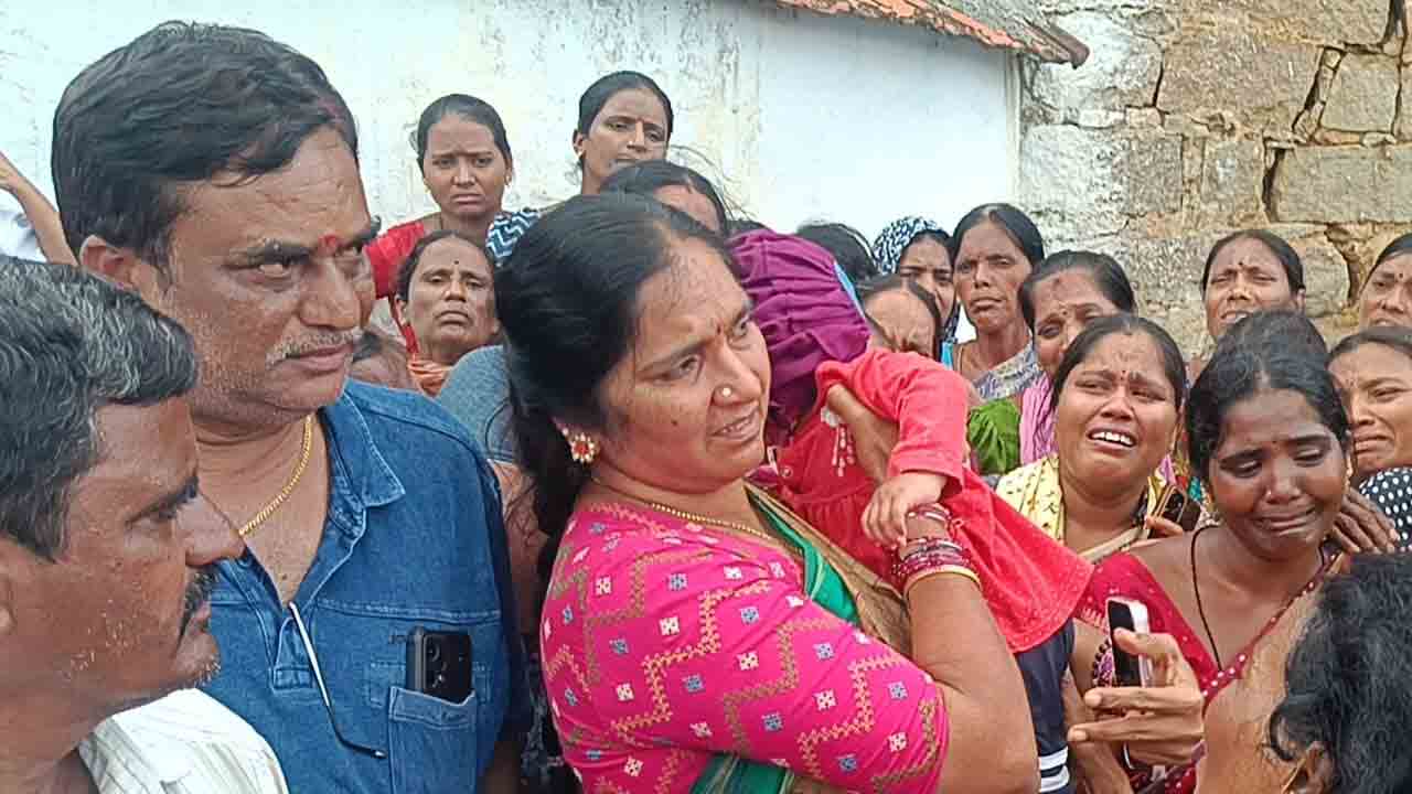 Padma Devender Reddy | కారోబార్‌ ఆకుల కృష్ణ మృతి బాధాకరం : పద్మాదేవందర్ రెడ్డి