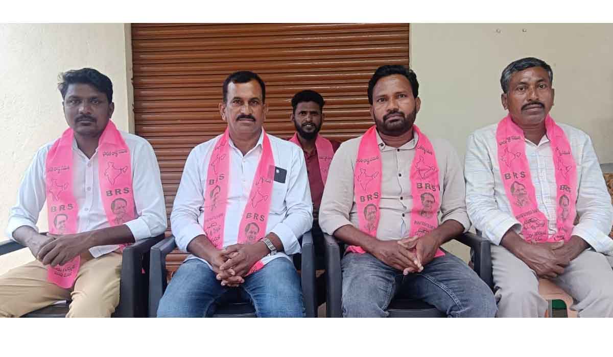 Smart Ration Cards | స్మార్ట్ రేషన్ కార్డుపై నాయకుల ఫొటోలు రాజకీయ ప్రచారమే.. మాజీ సర్పంచుల జేఏసీ రాష్ట్ర అధ్యక్షుడు కరుణాకర్‌