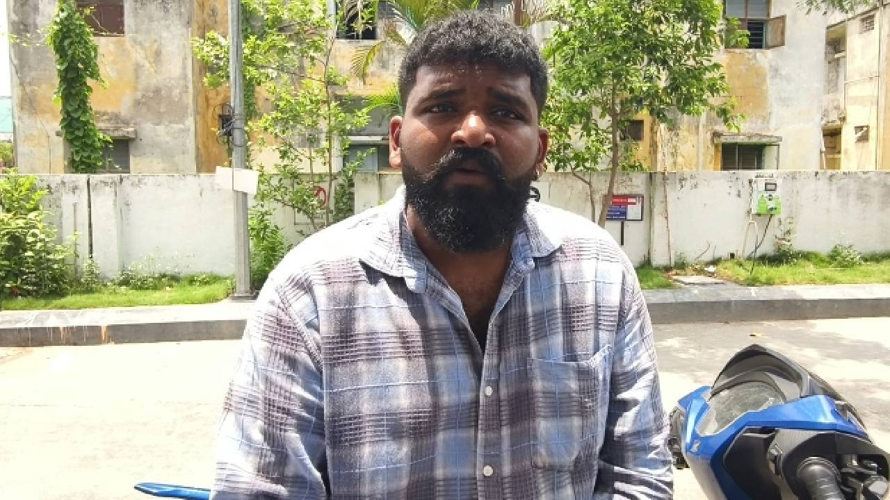 పశువుల అక్రమ రవాణా కేసులో నిందితుడి నుంచి రూ.18 లక్షలు వసూలు.. అధికార పార్టీ నాయకుడి దౌర్జన్యం