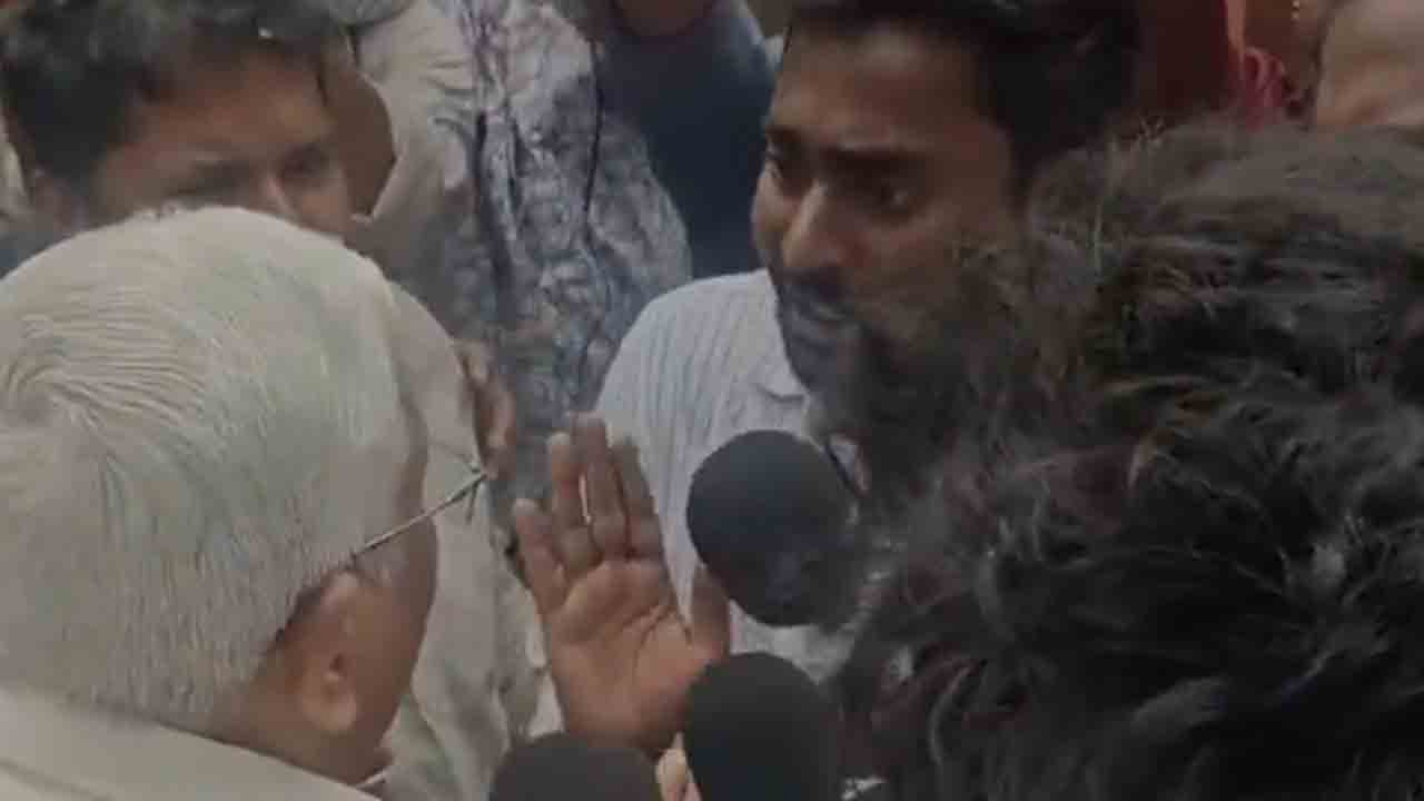 Kodandaram | నిరుద్యోగుల నంచి ఎమ్మెల్సీ ప్రొఫెసర్ కోదండరాంకు నిరసన సెగ : వీడియో