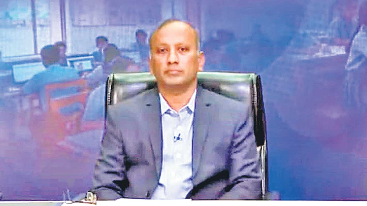 కౌకూర్‌ హెచ్‌ఎంకు అరుదైన గౌరవం