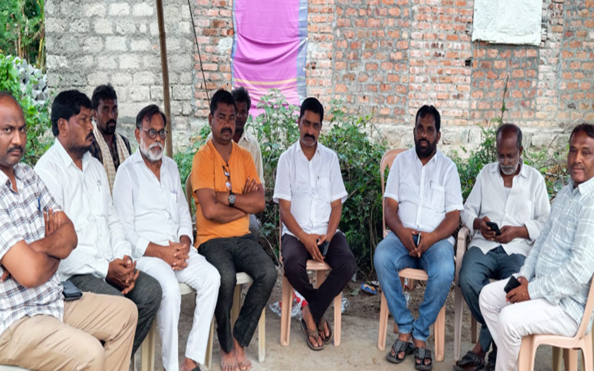 కొండేటికి పలువురి పరామర్శ