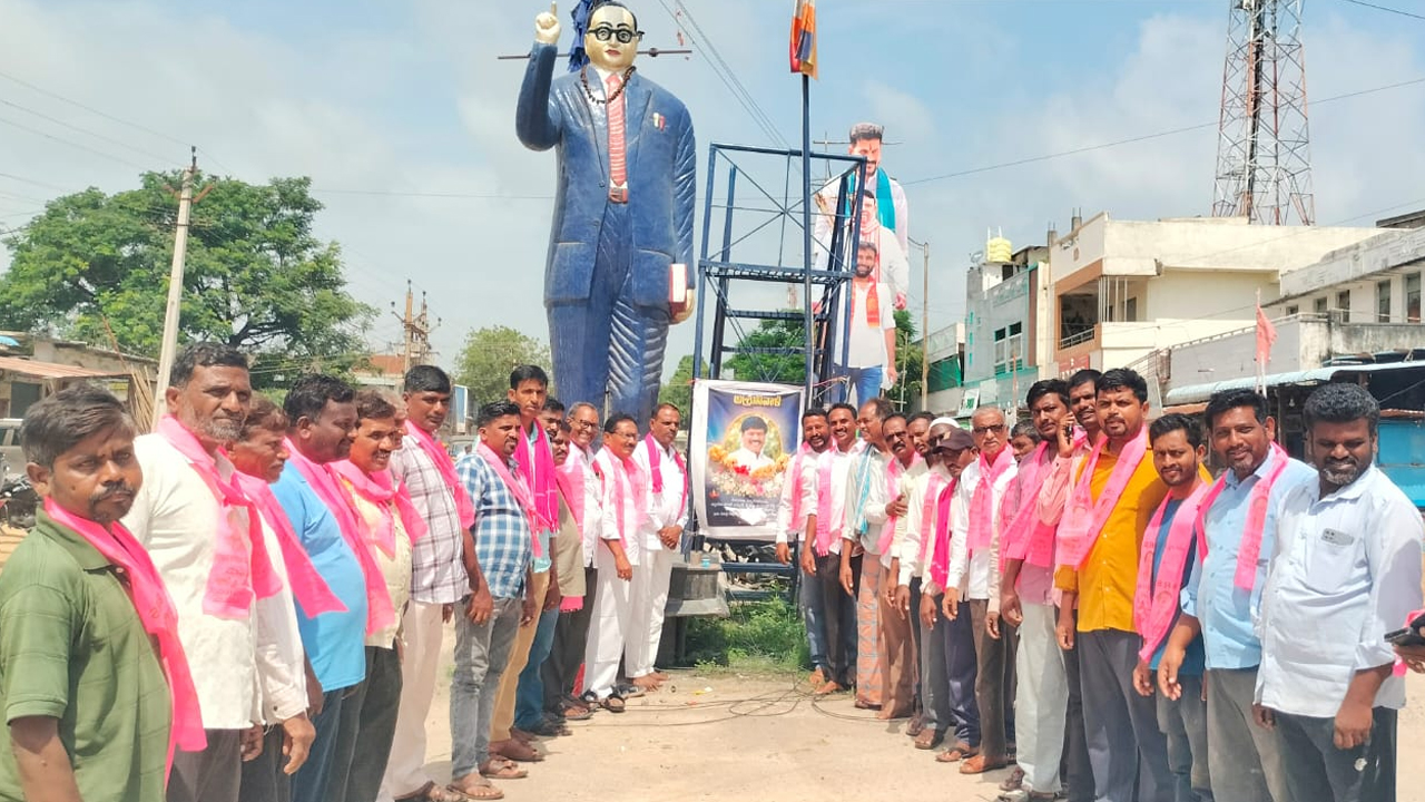కోటగిరిలో పెద్ది సుదర్శన్ రెడ్డికి ఘనంగా నివాళులు