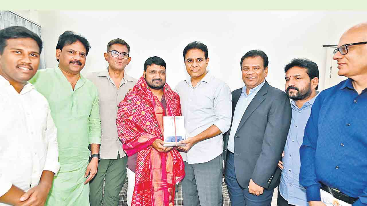కాంగ్రెస్‌ యూత్‌ డిక్లరేషభేష్‌.. రహ్మత్‌పాషా