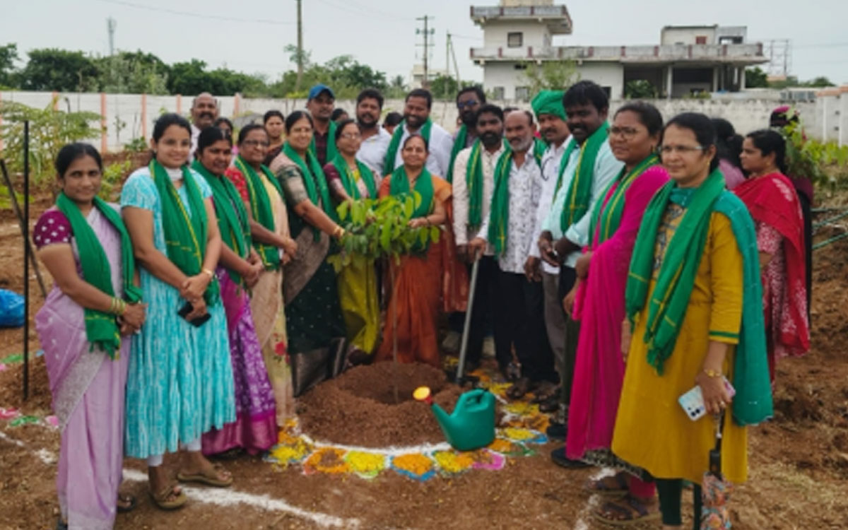 ‘మొక్కల సంరక్షణతో పర్యావరణ పరిరక్షణ’