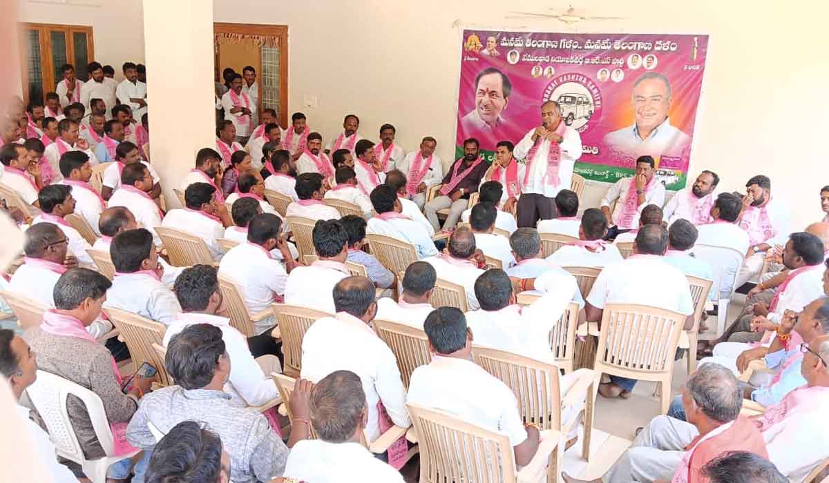 Chalmeda Lakshmi Narasimha Rao, Siricilla | కాంగ్రెస్ ప్రభుత్వ వైఫల్యాలను ప్రజల్లోకి తీసుకెళ్లాలి.. బీఆర్ఎస్ వేములవాడ నియోజకవర్గ ఇన్‌చార్జి చల్మెడ లక్ష్మీనరసింహారావు