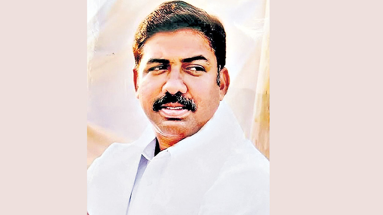 అధికార మదంతో హరీశ్‌రావుపై నిందలు తగవు
