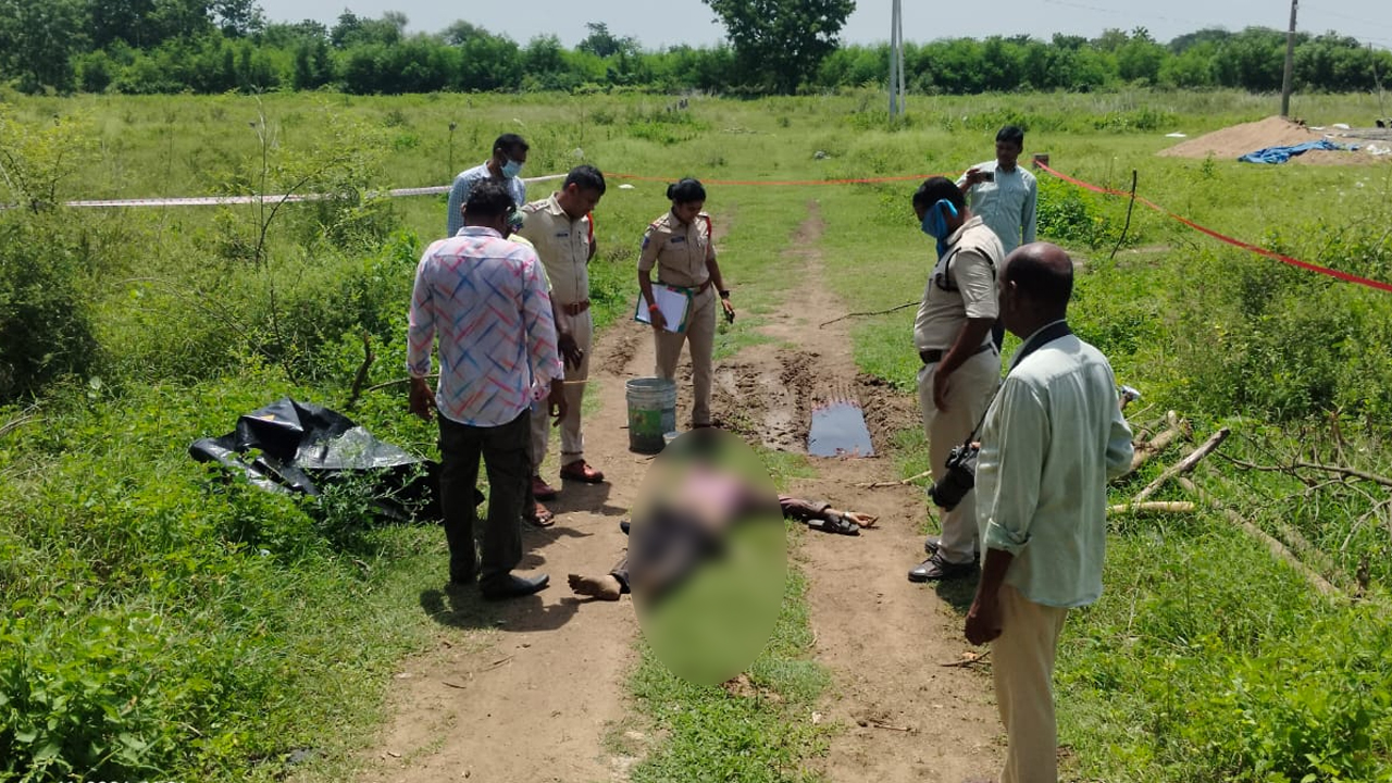 Madhira | మధిర సమీపంలోని వెంచర్‌లో గుర్తుతెలియని వ్యక్తి మృతదేహం