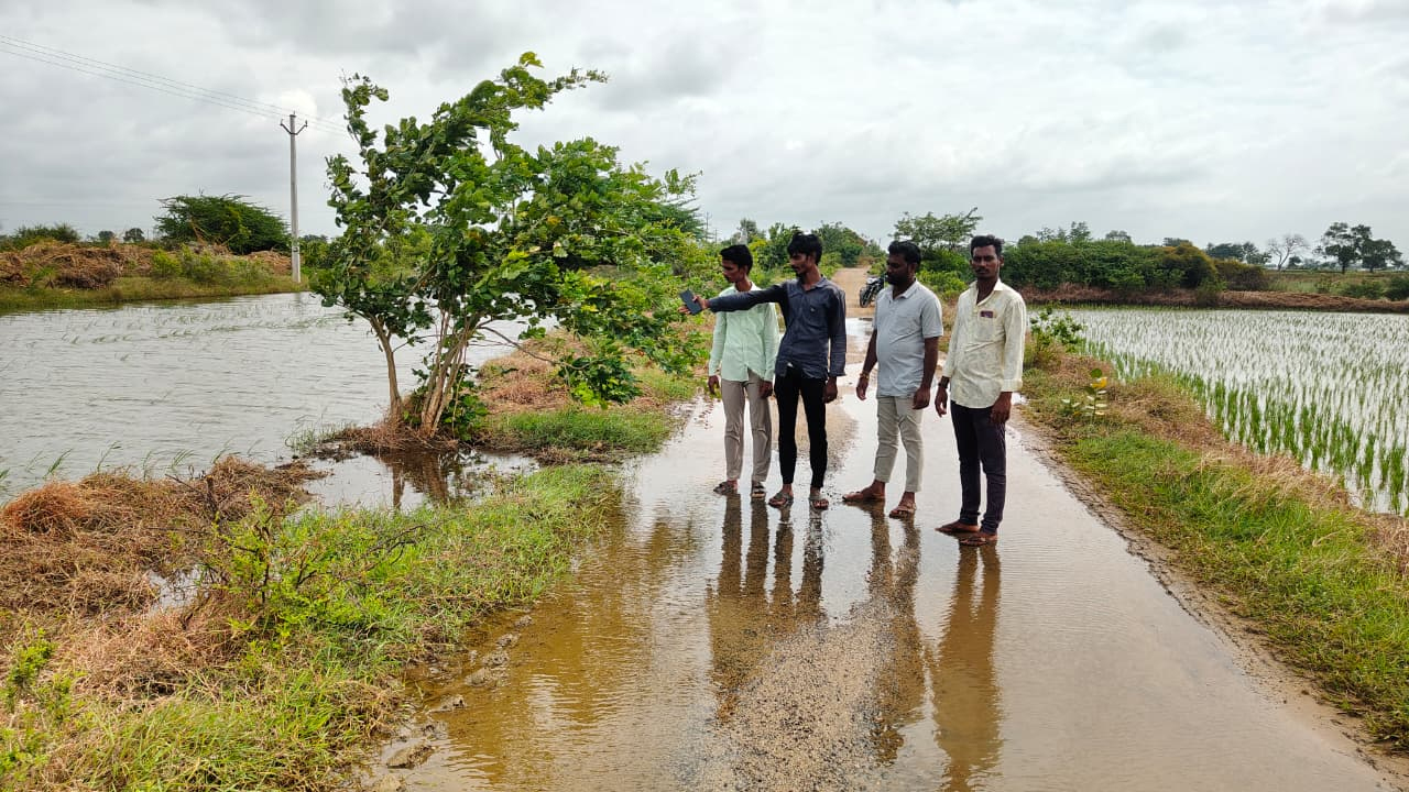 మాగనూరులో సాగునీరు వృథా.. పంటలు మునిగి రైతులకు నష్టం