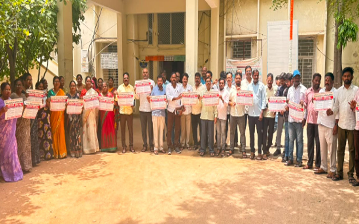 ’19న విద్యుత్ సౌదా వ‌ద్ద నిర్వ‌హించే మహా ధర్నాను విజ‌య‌వంతం చేయాలి’