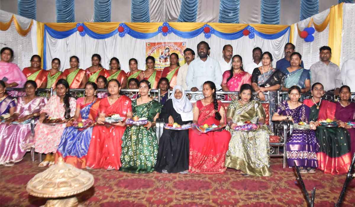 Ramagundam | తల్లి పాలే బిడ్డకు శ్రీరామ రక్ష.. రామగుండం మేయర్ మహంకాళి స్వామి