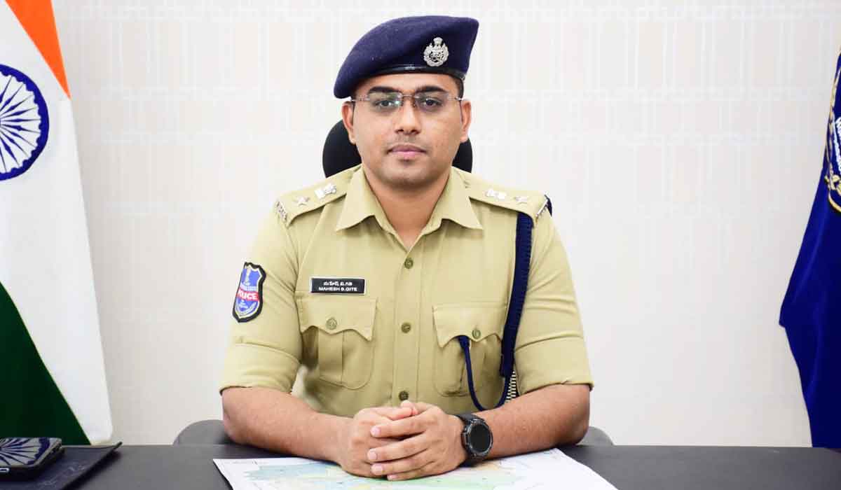 SP Mahesh B Githe | రాజన్న సిరిసిల్ల జిల్లాలో పోలీస్ యాక్ట్ అమలు.. ఎస్పీ మహేష్ బి.గితే
