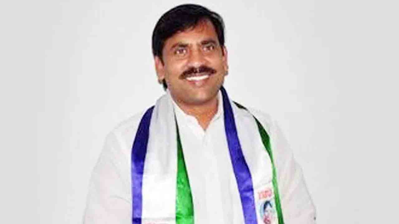 ED raids | వైసీపీ నేత మళ్ల విజయప్రసాద్ నివాసంపై ఈడీ దాడులు
