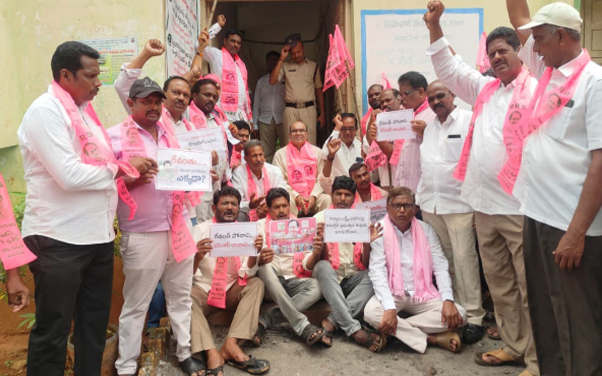 ప్ర‌జా సంక్షేమాన్ని గాలికొదిలిన కాంగ్రెస్ ప్ర‌భుత్వం : మాజీ ఎమ్మెల్యే మెచ్చా నాగేశ్వ‌ర‌రావు