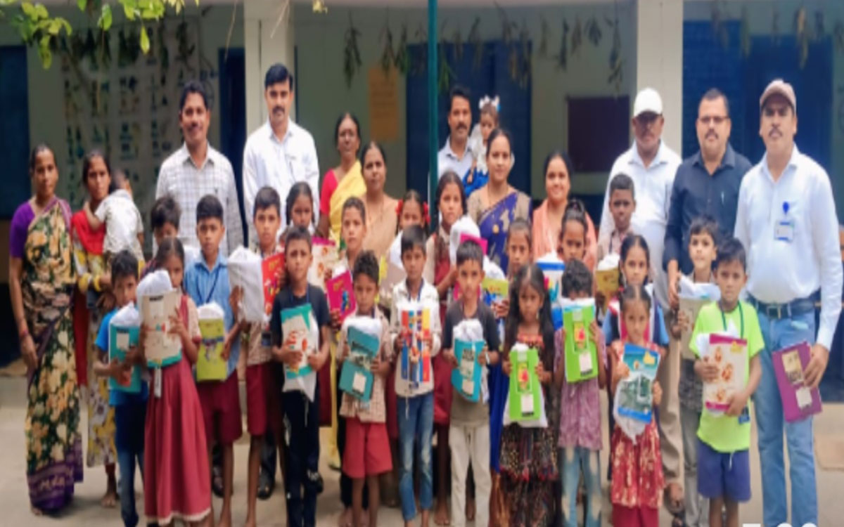 సహాయం బాధ్యతగా అలవాటు చేసుకోవాలి : ఎంఈఓ నీర‌జ‌