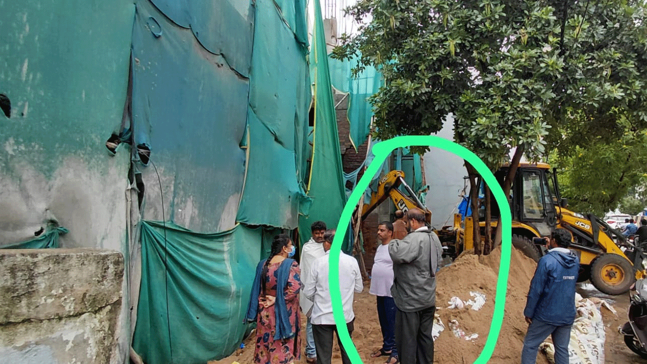 Hyderabad | అక్రమ వసూళ్ల ఆరోపణలు.. మియాపూర్ సర్కిల్ ఔట్ సోర్సింగ్ ఉద్యోగి సస్పెండ్