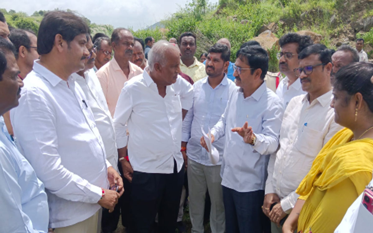 భద్రాద్రి జిల్లాలోని ప్రతి ఎకరాకు సీతారామ జలాలు అందించాలి : ఎమ్మెల్యే కూనంనేని సాంబశివరావు