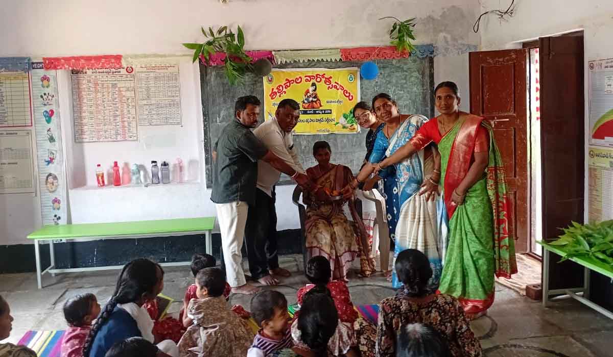 Sarangapur | పుట్టిన ప్రతీ బిడ్డకు తల్లిపాలు పట్టించాలి.. ధర్మపురి ఏసీడీపీఓ మౌనిక