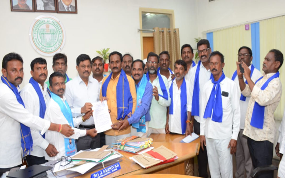‘డప్పు కొట్టే, చెప్పులు కుట్టే మాదిగలకు నెలకు రూ.5 వేల పెన్షన్ మంజూరు చేయాలి’