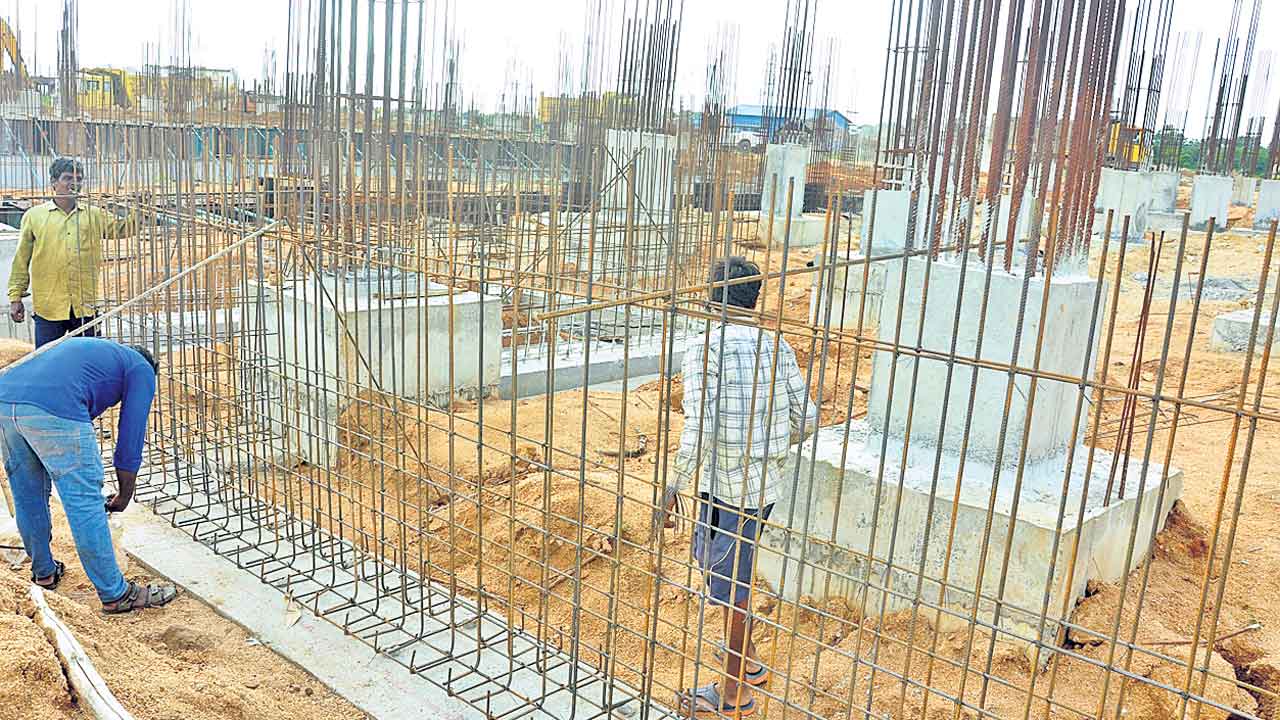 పరిహారం గోల్‌మాల్‌పై నోరు మెదపరేం?