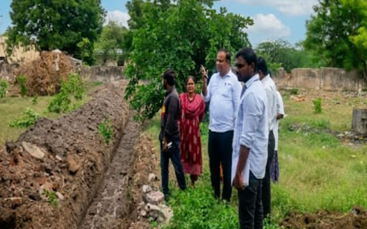 మునుగోడు పీహెచ్‌సీని ఆకస్మికంగా తనిఖీ చేసిన ఇన్‌చార్జి డీఎంహెచ్ఓ