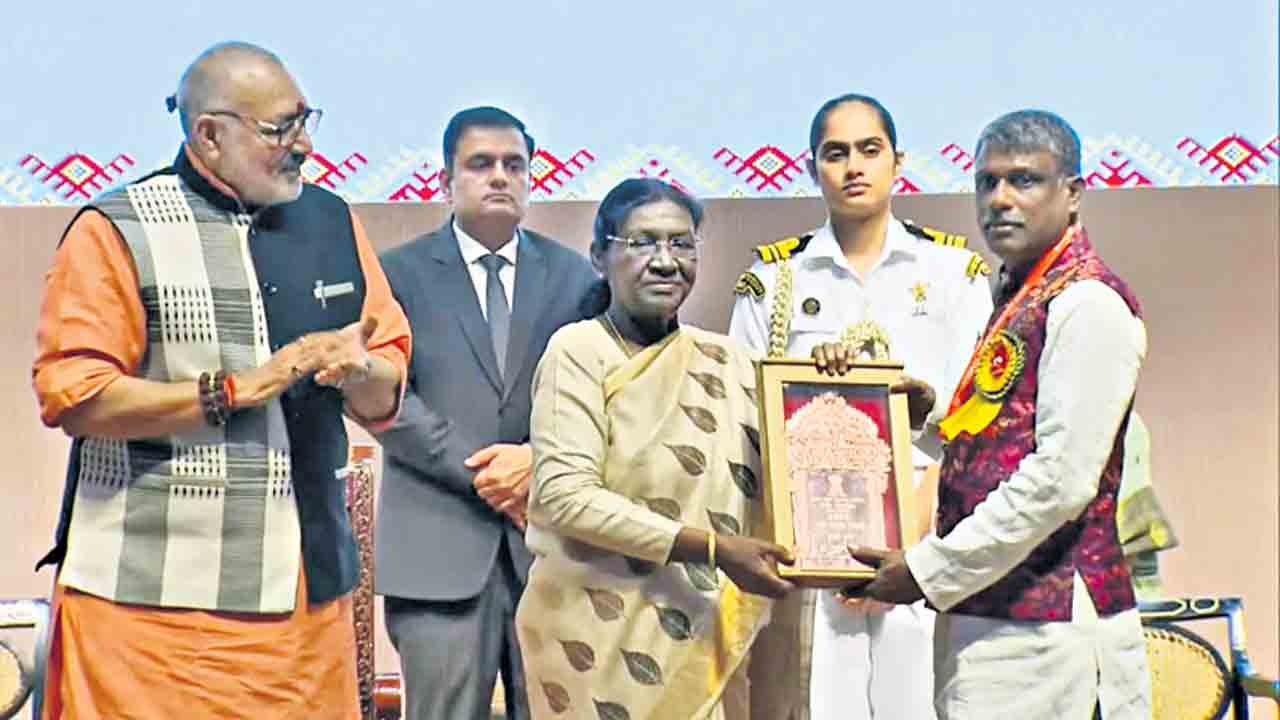 నేతన్న పట్టుదలకు పట్టం