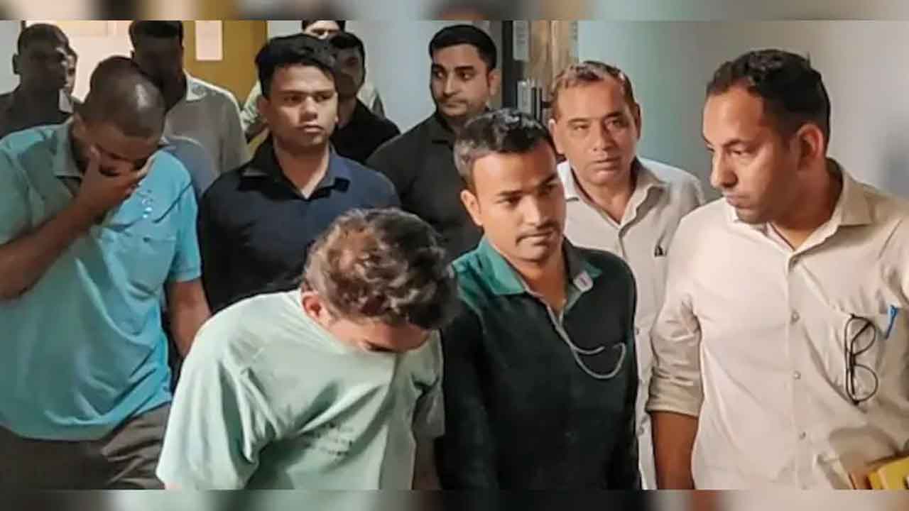 NEET Paper Leak: నీట్ ప్ర‌శ్న‌ల‌ను లీక్ చేసిన ముగ్గురు ఎన్టీఏ స‌బ్జెక్ట్ నిపుణులు..  94 పేజీల‌తో సీబీఐ ఛార్జ్‌షీట్