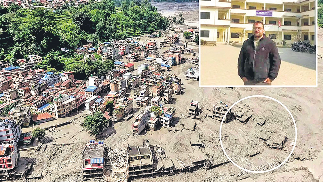 టీచర్‌.. రియల్‌ హీరో