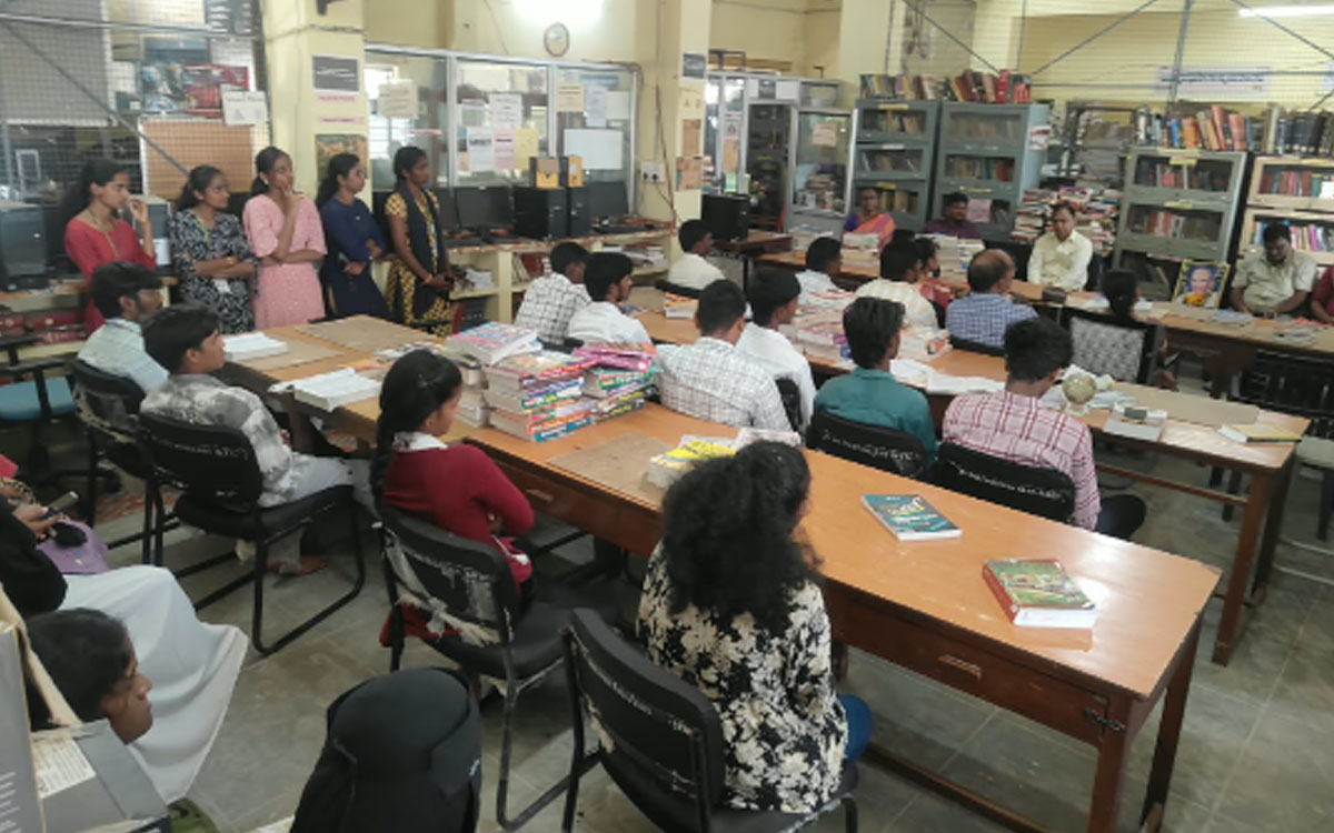 'గ్రంథాలయాలు విజ్ఞాన భాండాగారాలు'