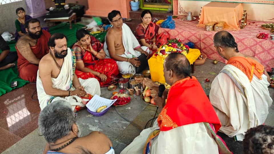 శ్రీ గురుపాదపూజ కార్యక్రమానికి భక్తులు పెద్ద సంఖ్యలో హాజరుకావాలి