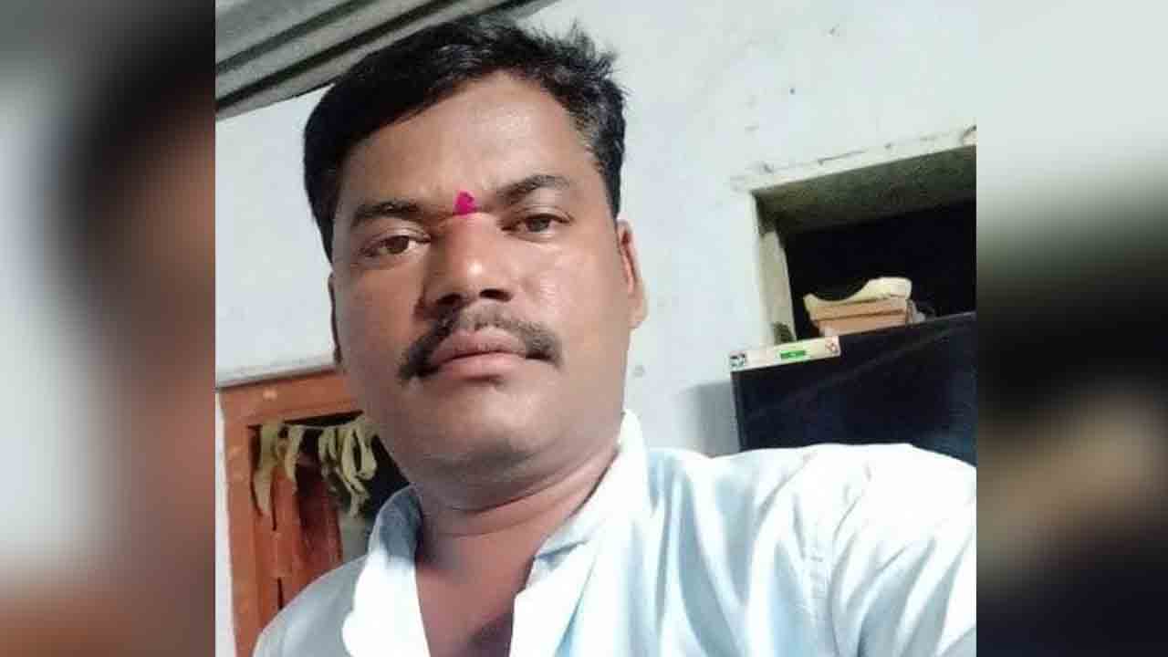 రెండు బైకులు ఢీ.. పంచాయతీ ఉద్యోగి దుర్మరణం