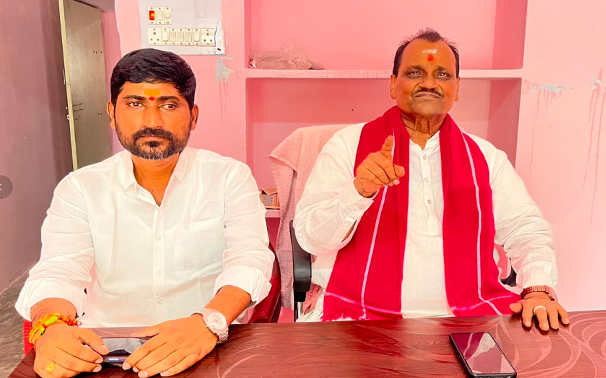 కల్యాణ లక్ష్మీ చెక్కులు పంపిణీ చేయాలి : పాశం గోపాల్ రెడ్డి