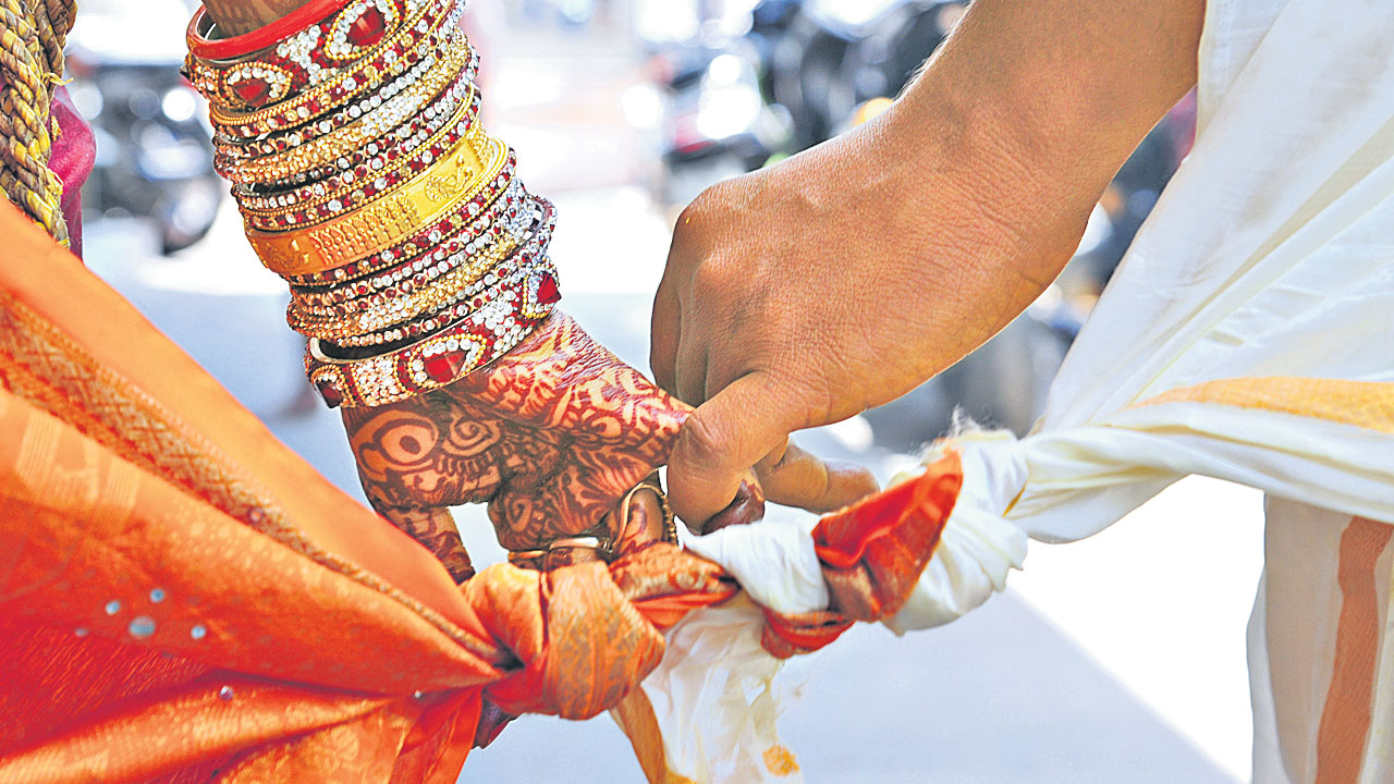 అఫిడవిట్‌పైనా అలసత్వమే