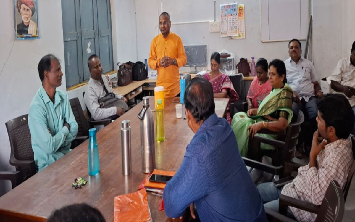 ‘ఉపాధ్యాయ సమస్యల పరిష్కారంలో ప్రభుత్వం మౌనం వీడాలి’