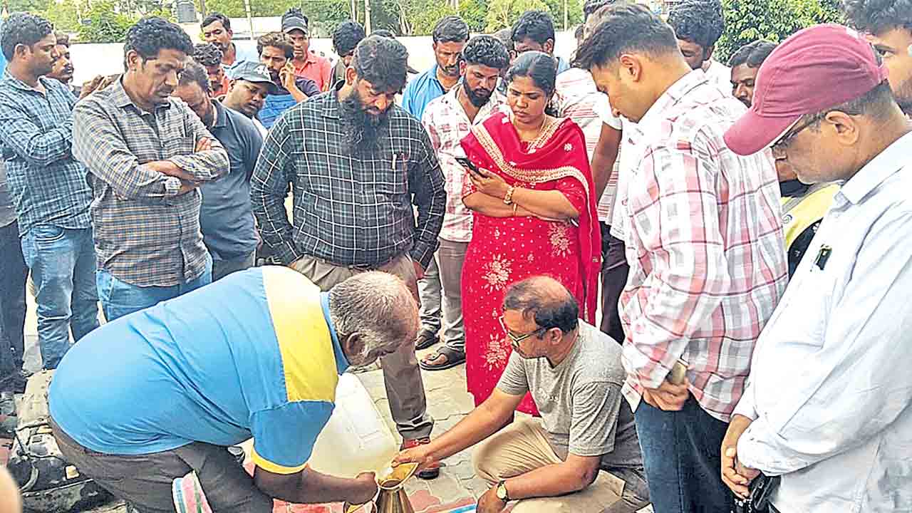భారత్‌ పెట్రోల్‌ బంక్‌లో మోసం