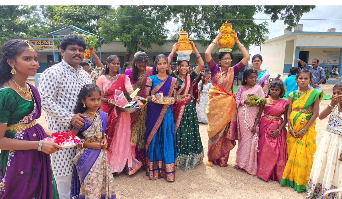 Sarangapur | సారంగాపూర్ జిల్లా పరిషత్‌ ఉన్నత పాఠశాలలో బోనాలు ఉత్సవం