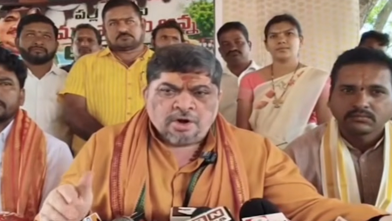 Ponnam Prabhakar | ఆటో కార్మికులు సమ్మెను వెనక్కి తీసుకోవాలి: మంత్రి పొన్నం ప్రభాకర్