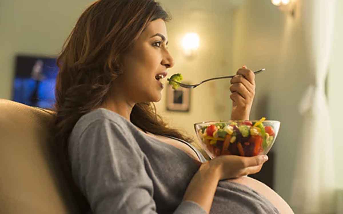 Pregnant Women | గ‌ర్భిణీలు బొప్పాయి పండ్లు, కోడిగుడ్ల‌ను తిన‌కూడ‌దా.. వైద్యులు ఏమంటున్నారు..?