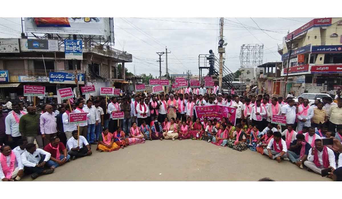 Putta Madhukar | మంత్రులకు చిత్తశుద్ధి ఉంటే సీఎంను దించాలి.. మంథని మాజీ ఎమ్మెల్యే పుట్ట మధూకర్‌