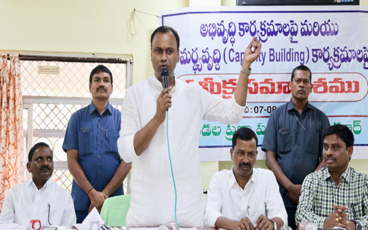 అవినీతి అధికారుల‌ను వదిలిపెట్టను : ఎమ్మెల్యే రాజగోపాల్‌రెడ్డి