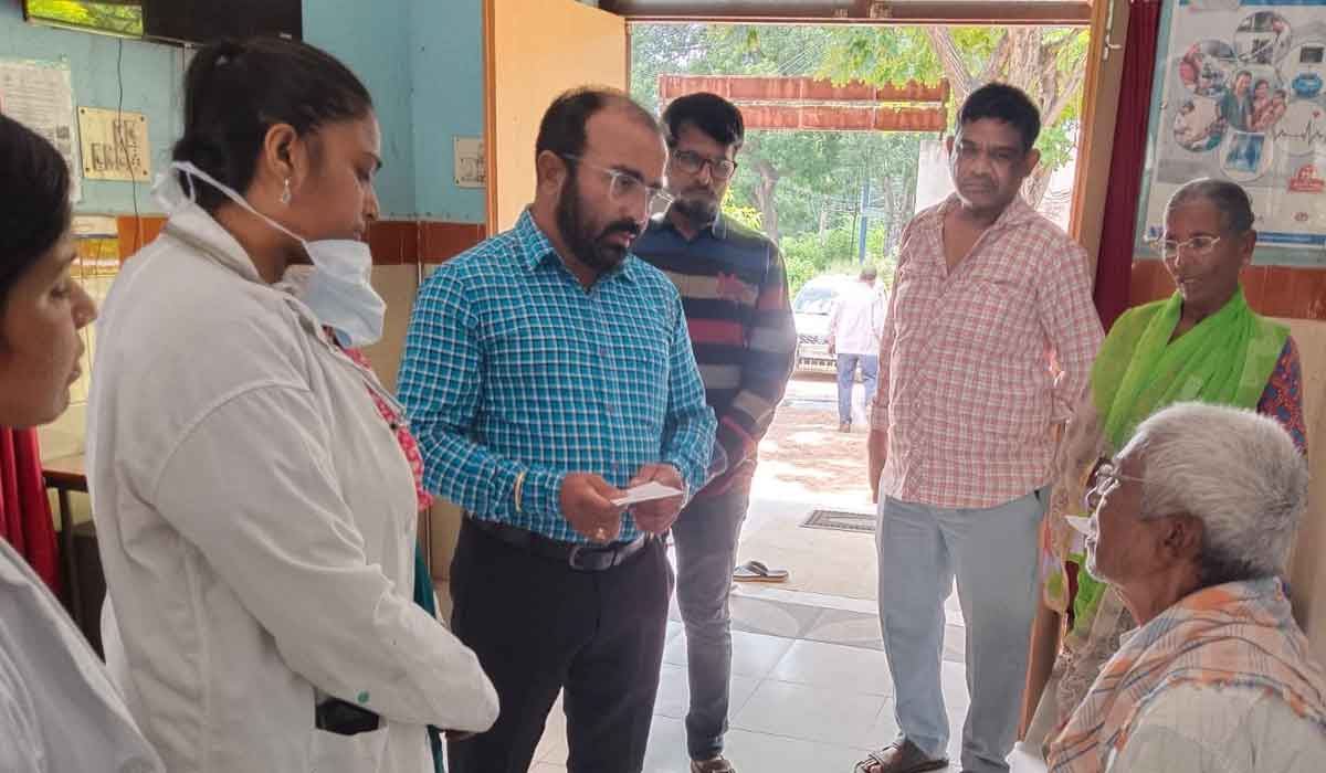 Challur | ప్రభుత్వాస్పత్రిలో మెరుగైన సేవలందించాలి.. కరీంనగర్‌ జిల్లా వైద్యాధికారి రాజగోపాల్‌