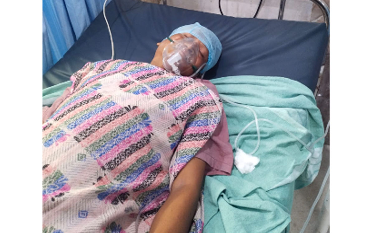 ఆపన్న హస్తం కోసం అభాగ్యుడి ఎదురుచూపులు
