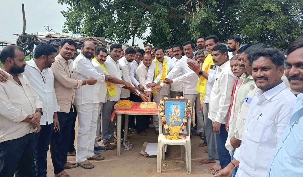 Sardar Sarvai Papanna | సర్దార్‌ సర్వాయి పాపన్న ఆశయ సాధనకు ప్రతీ ఒక్కరూ కృషి చేయాలి