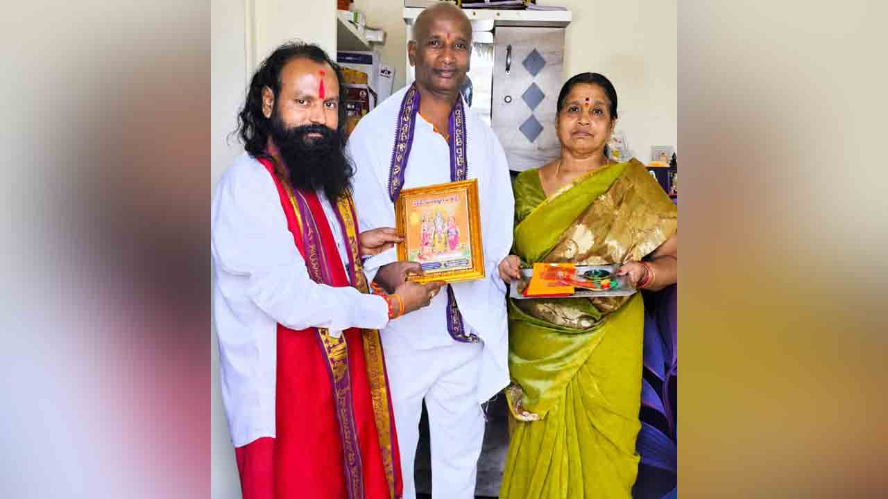 రామయ్య తలంబ్రాలను భక్తుల ఇళ్లకు చేర్చడం అభినందనీయం : నాగేష్ జీ