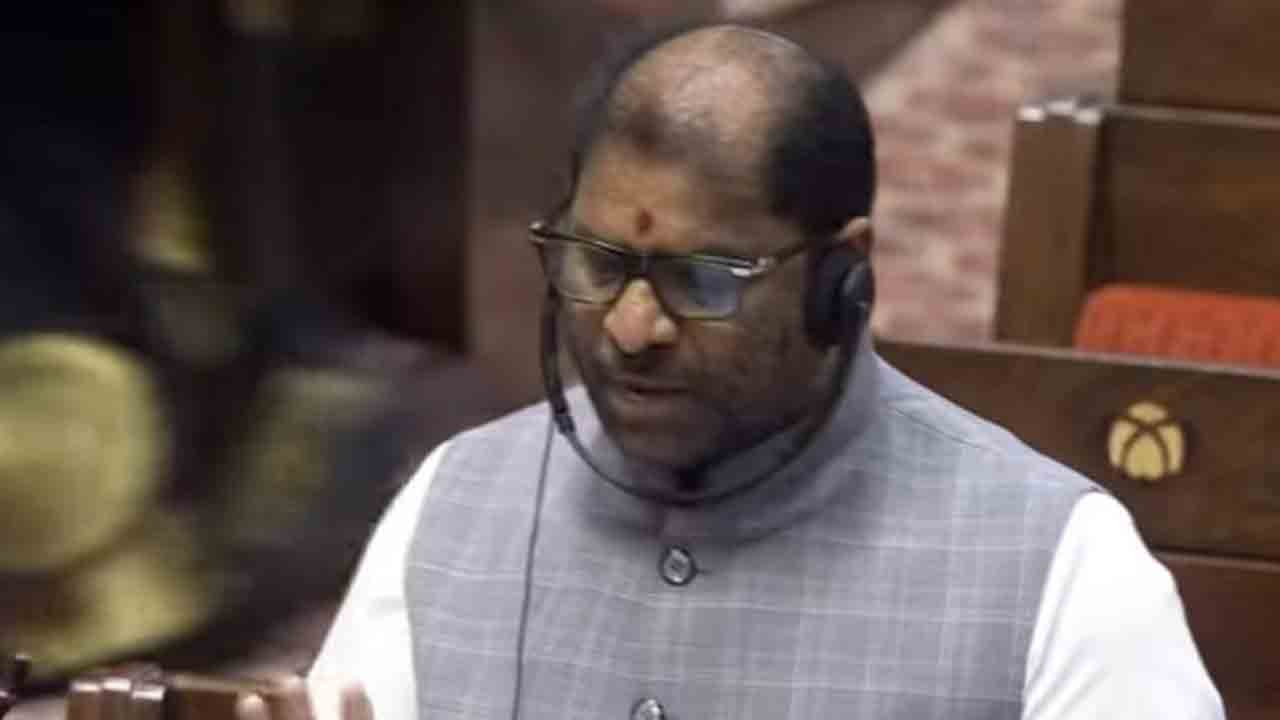 విమానాలలో ప్రయాణికుల భద్రతపై దృష్టి పెట్టాలి : ఎంపీ వద్దిరాజు రవిచంద్ర